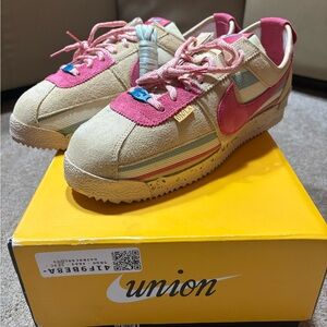 Nike Cortez SP in Pink and Green